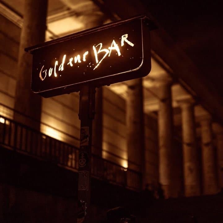 Die Goldene Bar